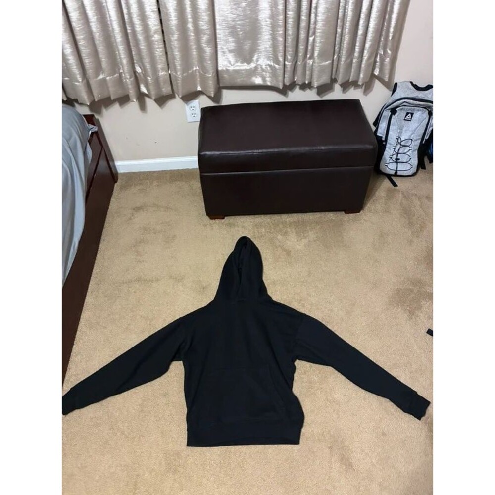 No boundaries hoodie